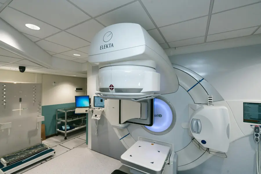 ASL Pescara, eseguiti i primi trattamenti di radioterapia interventistica con tecnica endocavitaria