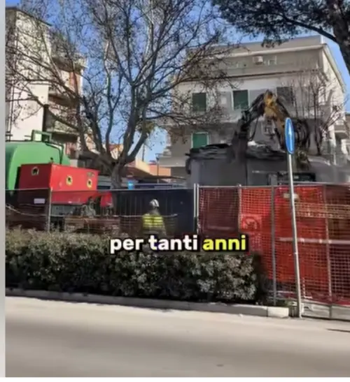 Piazza Duca degli Abruzzi, via il vecchio distributore IP per la riqualificazione dell’area