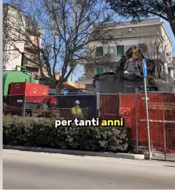 Piazza Duca degli Abruzzi, via il vecchio distributore IP per la riqualificazione dell’area