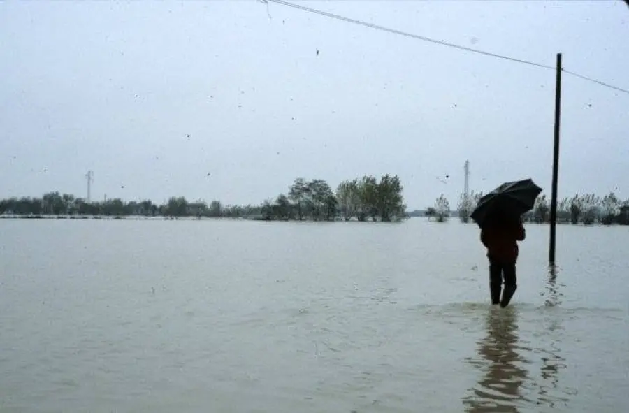 Maltempo, oltre 90 interventi a Pescara: fiume esondato e strade chiuse