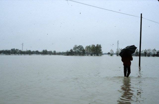 Maltempo, oltre 90 interventi a Pescara: fiume esondato e strade chiuse